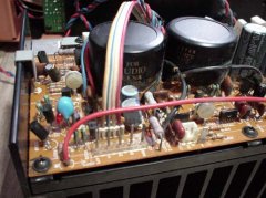 アイドリング調整は、A-APE間の電圧(A級)が180mV±10mV、B-BNE間(AB級)が10mV±2mVです☆